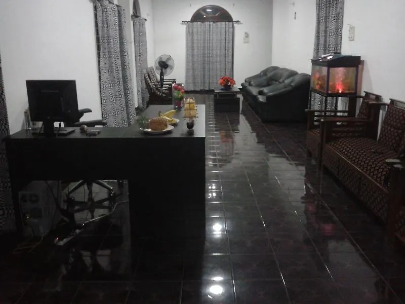 Guest house Queen Bee Hotel Negombo
