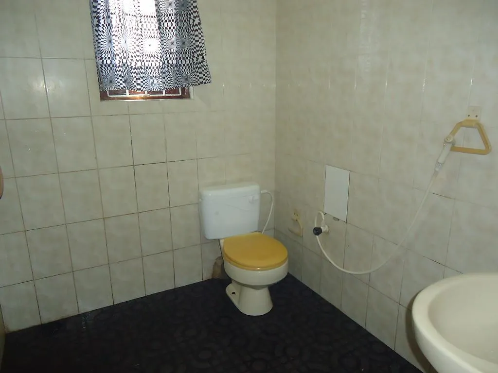 Guest house Queen Bee Hotel Negombo